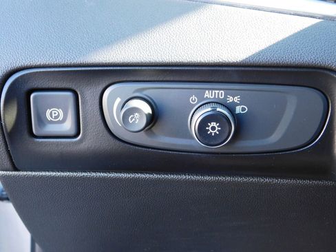 Used 2020 Buick Enclave Avenir w/ Avenir Technology Package image 31