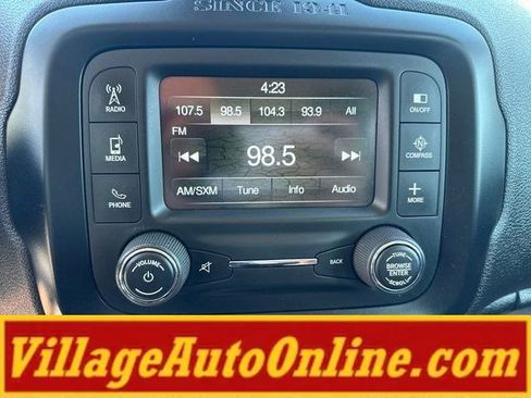 Used 2015 Jeep Renegade Trailhawk w/ Popular Equipment Group AWD/4WD image 19