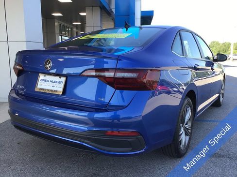 Used 2024 Volkswagen Jetta SE FWD image 7