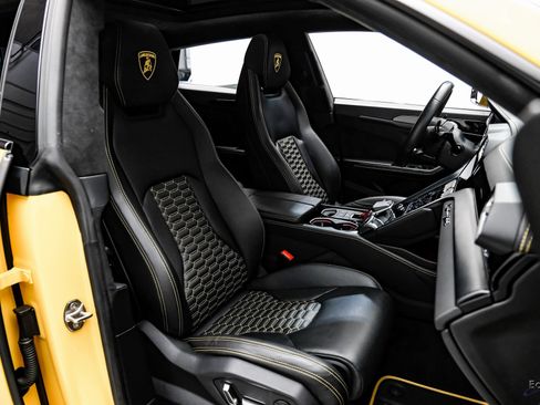 Used 2021 Lamborghini Urus image 56