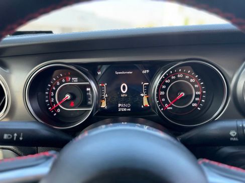 Used 2022 Jeep Gladiator Rubicon AWD/4WD image 10