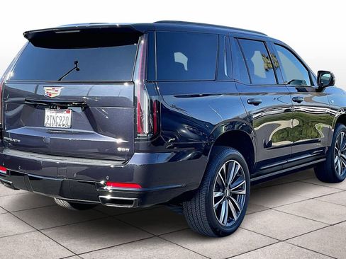 Used 2025 Cadillac Escalade Sport w/ Touring Package image 15