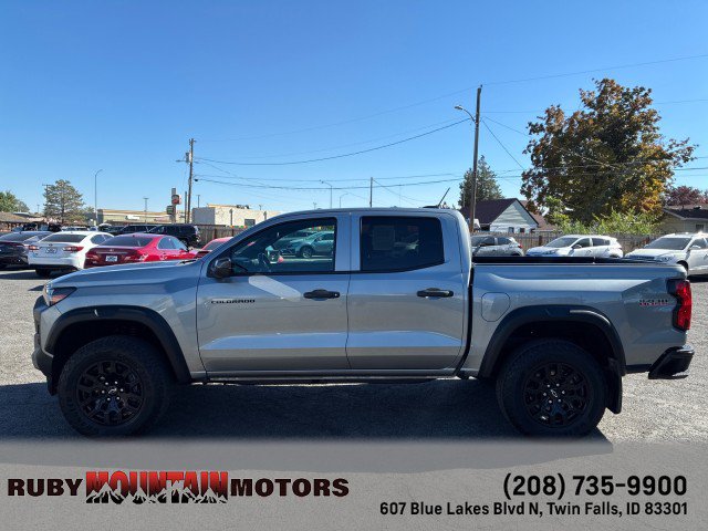 Used 2025 Chevrolet Colorado Trail Boss AWD/4WD image 4