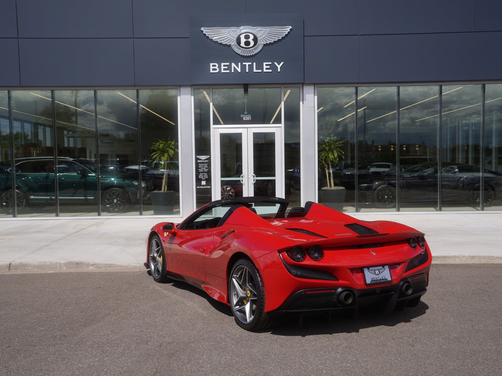Used 2023 Ferrari F8 Tributo RWD image 20