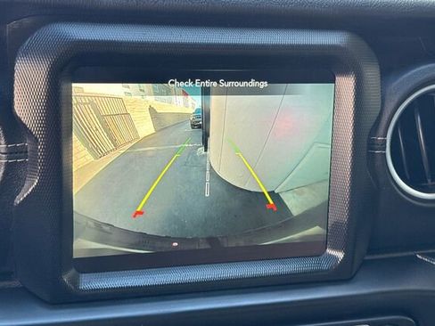 Used 2022 Jeep Wrangler Unlimited Rubicon 4xe image 17