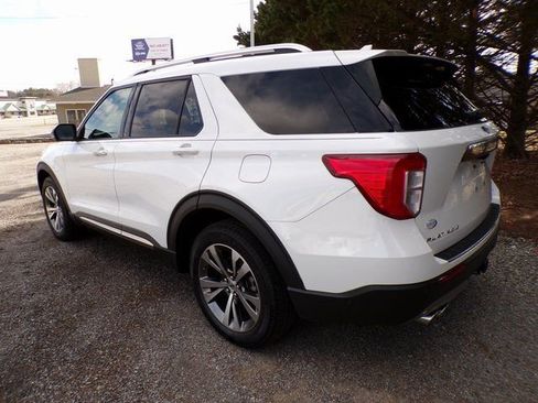 Used 2020 Ford Explorer Platinum w/ Premium Technology Package image 3