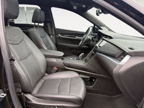Certified 2024 Cadillac XT5 Premium Luxury w/ LPO, Floor Liner Package AWD/4WD image 15