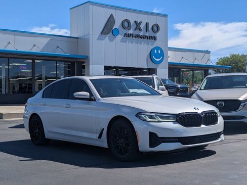 Used 2022 BMW 530i xDrive AWD/4WD image 1