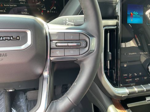 Used 2025 GMC Yukon Denali w/ Sun & Power Step Package AWD/4WD image 28