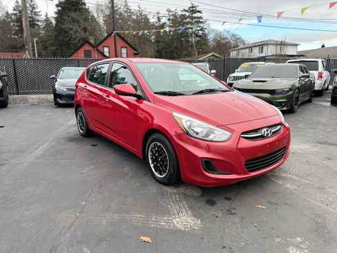 Used 2016 Hyundai Accent SE image 3