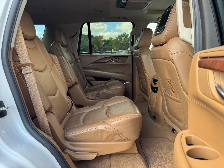 Used 2016 Cadillac Escalade Platinum AWD/4WD image 19