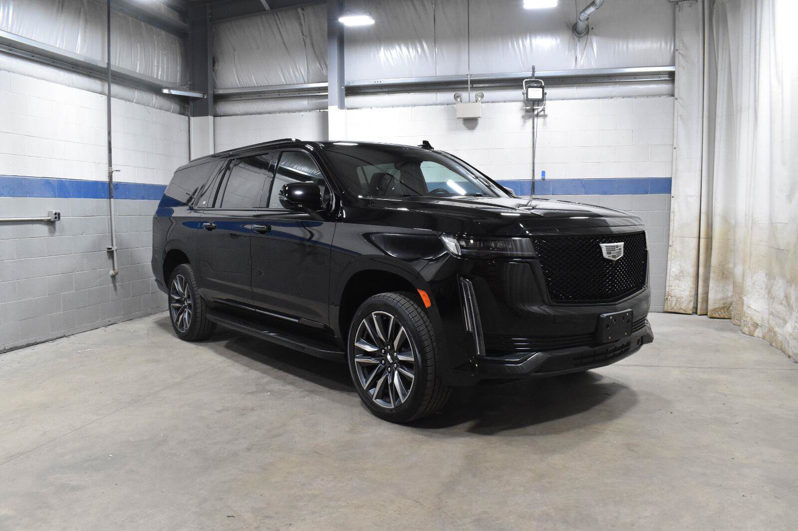 Used 2022 Cadillac Escalade ESV Sport w/ Touring Package AWD/4WD image 29
