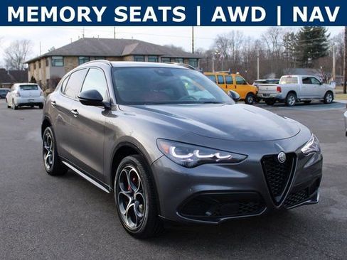 Used 2024 Alfa Romeo Stelvio Veloce image 2