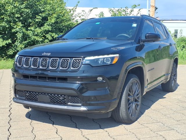 Used 2023 Jeep Compass High Altitude w/ Driver Assist Group I AWD/4WD image 2