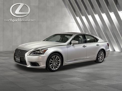 Used 2016 Lexus LS 460 image 3