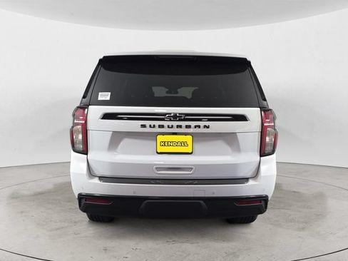 Certified 2023 Chevrolet Suburban Z71 w/ Luxury Package AWD/4WD image 6