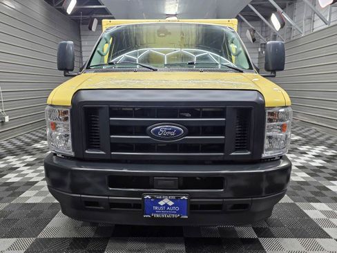 Used 2022 Ford E-450 and Econoline 450 Super Duty RWD image 3