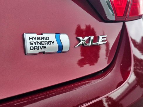 Used 2015 Toyota Camry XLE w/ Moonroof Package FWD image 17