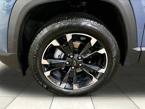 Certified 2025 Chevrolet Equinox RS FWD image 9
