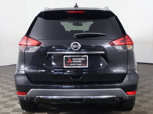 Used 2018 Nissan Rogue SV AWD/4WD image 11