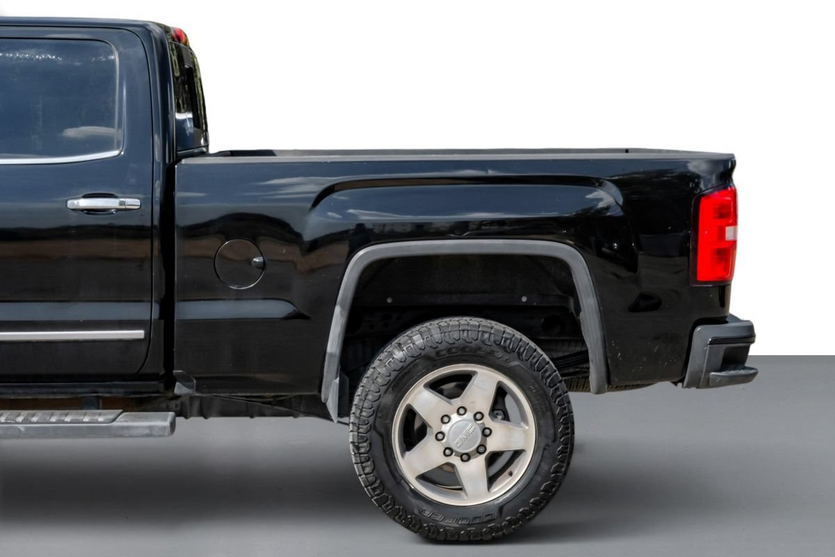 Used 2017 GMC Sierra 2500 SLT w/ All Terrain HD Package AWD/4WD image 11
