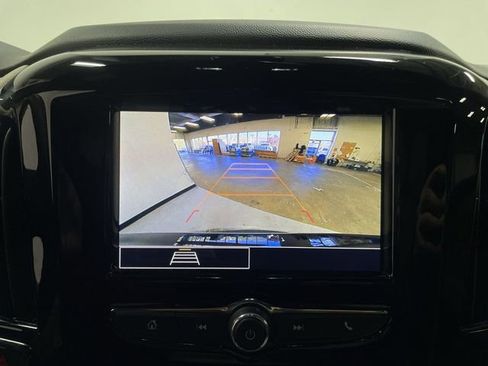 Used 2023 Chevrolet Traverse LS image 17