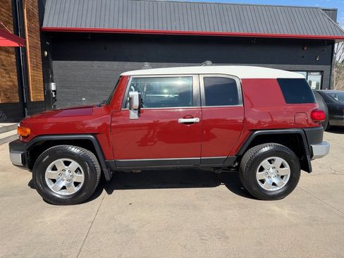 Used 2010 Toyota FJ Cruiser 4WD image 15