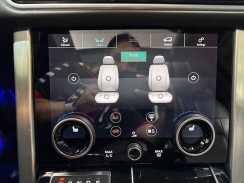 Used 2018 Land Rover Range Rover HSE image 32