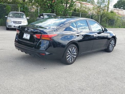 Used 2025 Nissan Altima 2.5 SV FWD image 4