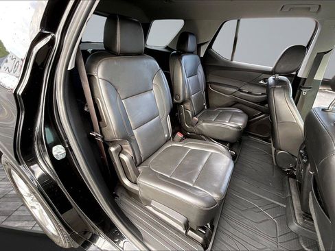 Used 2020 Chevrolet Traverse Premier FWD image 27