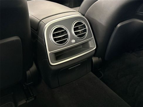 Used 2015 Mercedes-Benz S 550 Sedan image 37