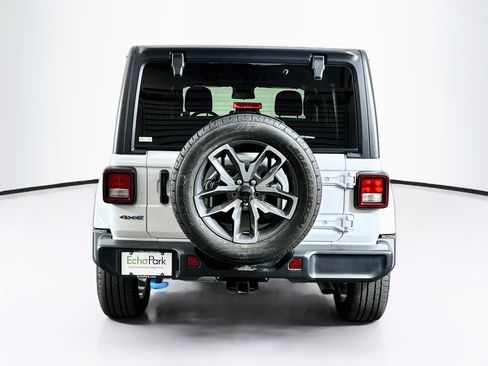 Used 2024 Jeep Wrangler Unlimited AWD/4WD image 7