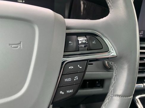 Used 2019 Lincoln Navigator Reserve AWD/4WD image 23