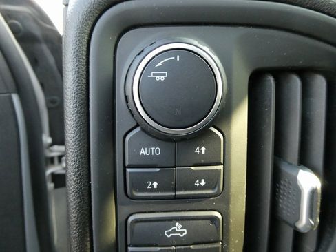 Used 2021 Chevrolet Silverado 1500 Custom Trail Boss image 23