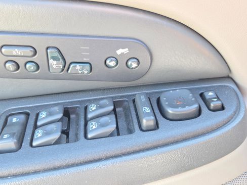 Used 2003 Chevrolet Tahoe LT RWD image 27