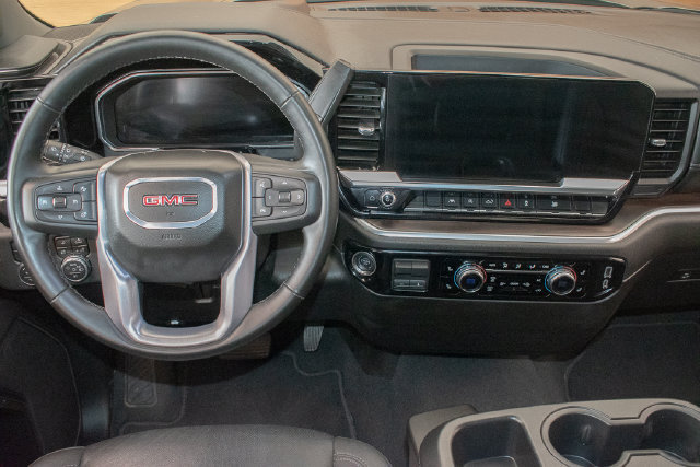 Used 2026 GMC Sierra 1500 SLT AWD/4WD image 15