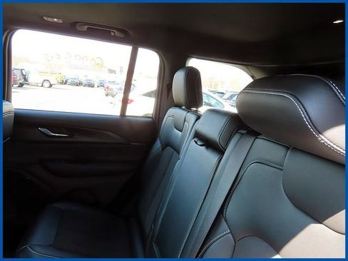 Certified 2024 Jeep Grand Cherokee Altitude AWD/4WD image 10