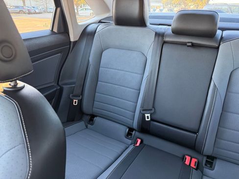 Used 2025 Volkswagen Jetta SE image 40