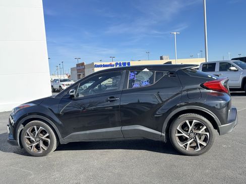 Used 2018 Toyota C-HR XLE image 14
