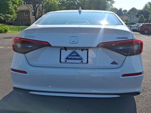 Certified 2024 Honda Civic Touring image 5