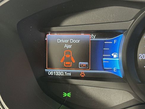 Used 2018 Ford Fusion SE w/ Fusion SE Technology Package FWD image 15