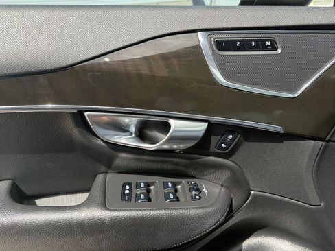 Used 2018 Volvo XC90 T6 Momentum w/ Convenience Package AWD/4WD image 23