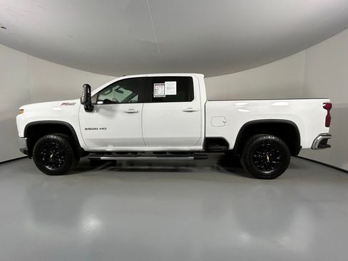 Used 2023 Chevrolet Silverado 2500 LT w/ Convenience Package AWD/4WD image 3