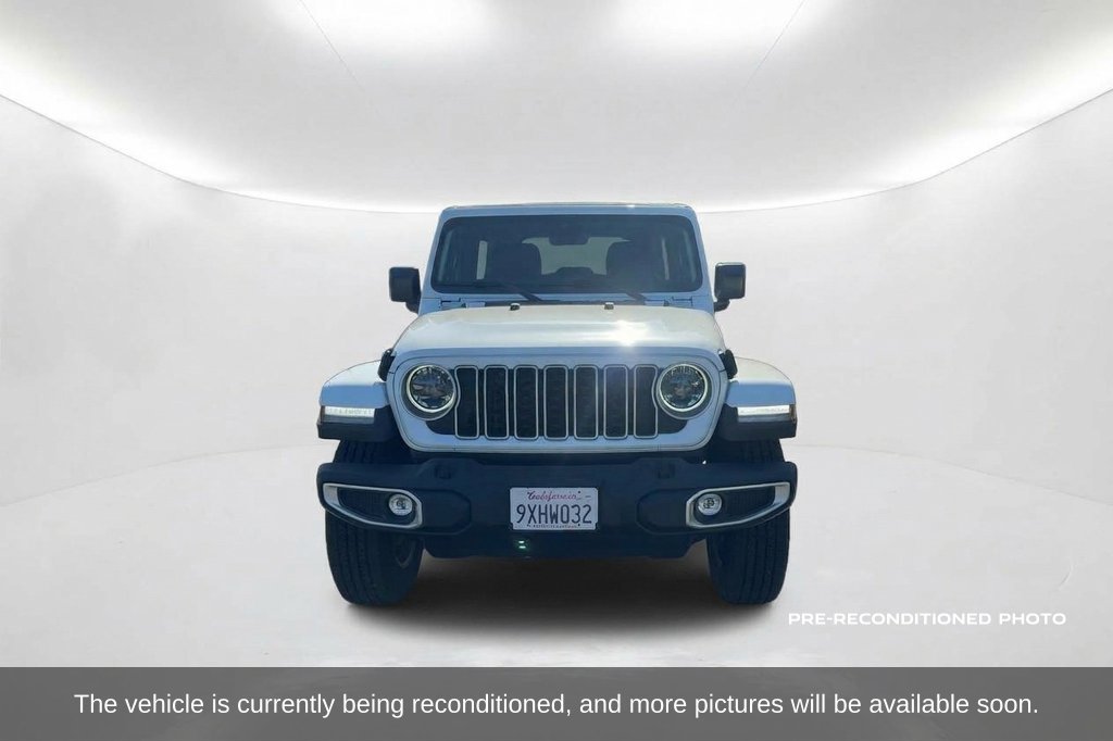 Used 2026 Jeep Wrangler Unlimited Sahara AWD/4WD image 2