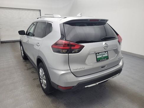 Used 2018 Nissan Rogue SV image 5