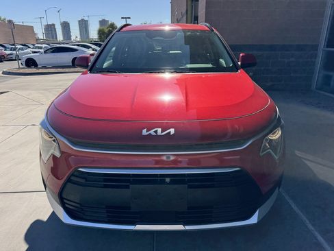 Used 2024 Kia Niro EX w/ EX Cold Weather Package image 10