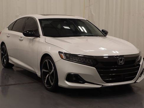 Used 2021 Honda Accord Sport image 2