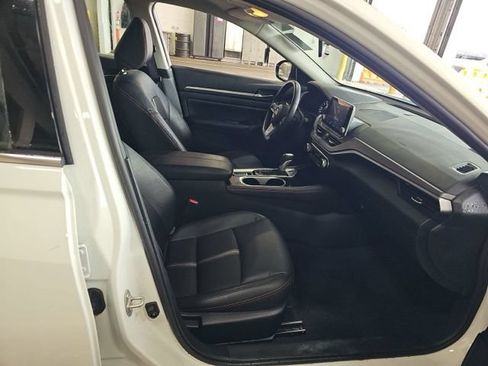 Used 2025 Nissan Altima 2.5 SR AWD/4WD image 9