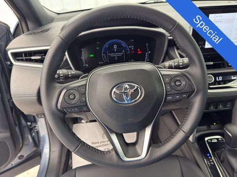 Used 2024 Toyota Corolla Cross XSE w/ Convenience Package image 39