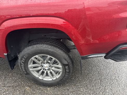 Used 2024 Chevrolet Colorado LT RWD image 10